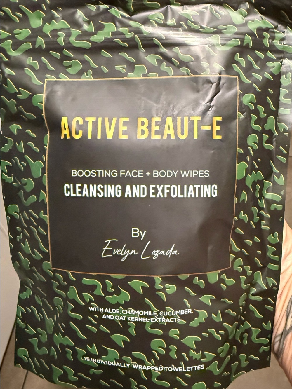 Cleansing & Exfoliating Face + Body Wipes — Green NEW SEALED PACKAGE
